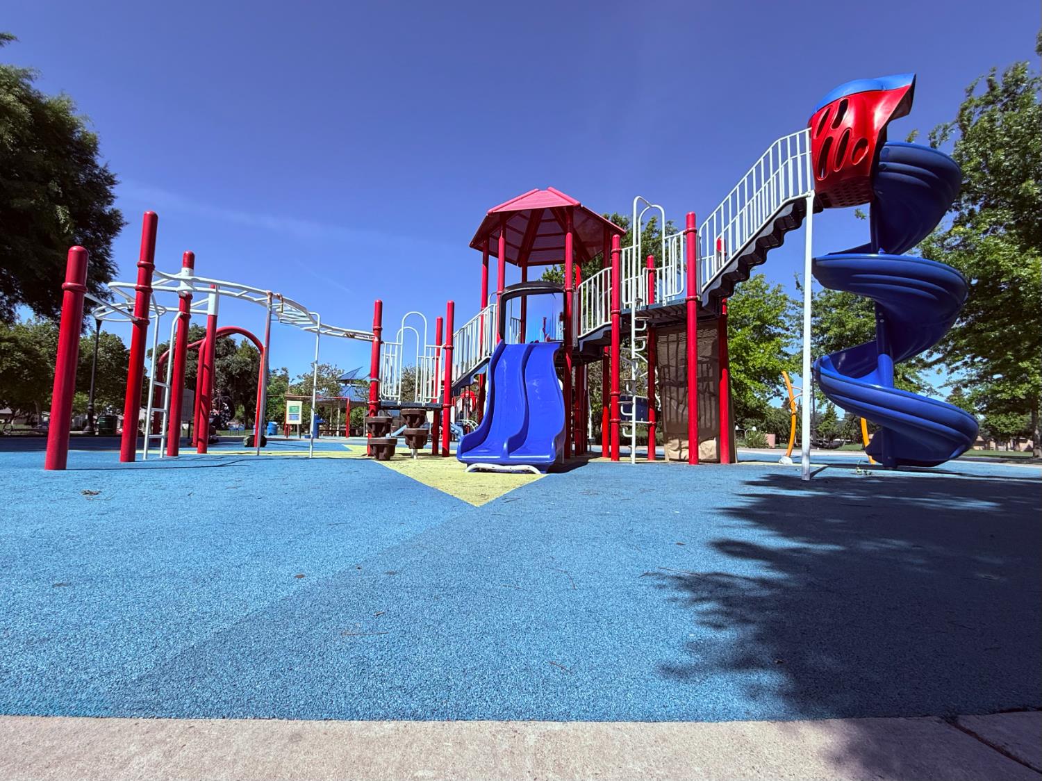 3828 Lookout Dr, Modesto, CA 95355