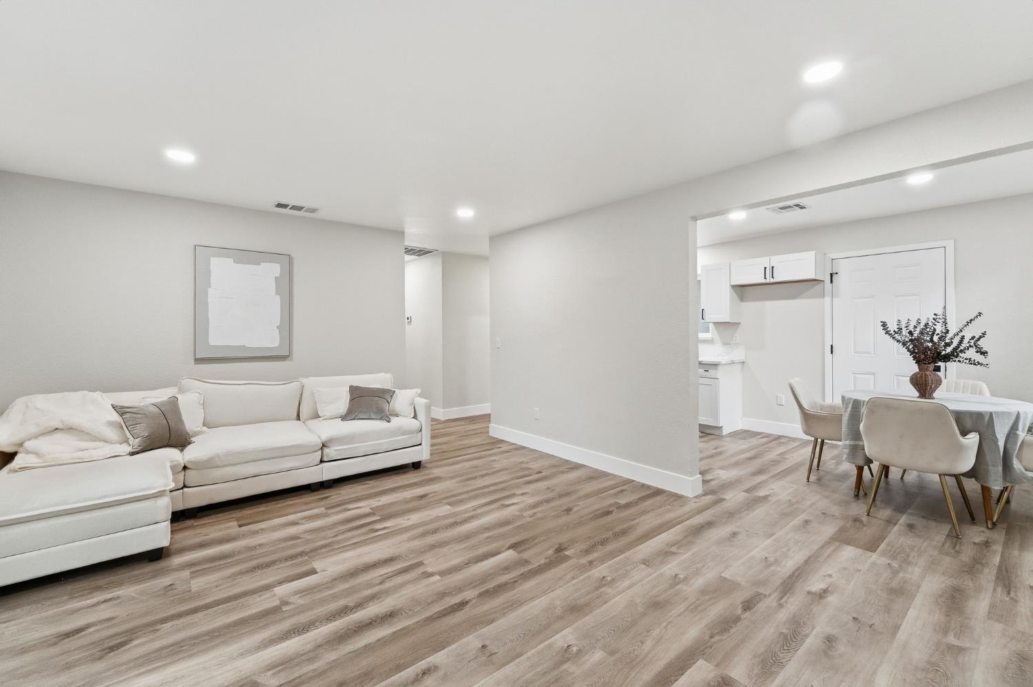 1117 Whitman Way, Modesto, CA 95351