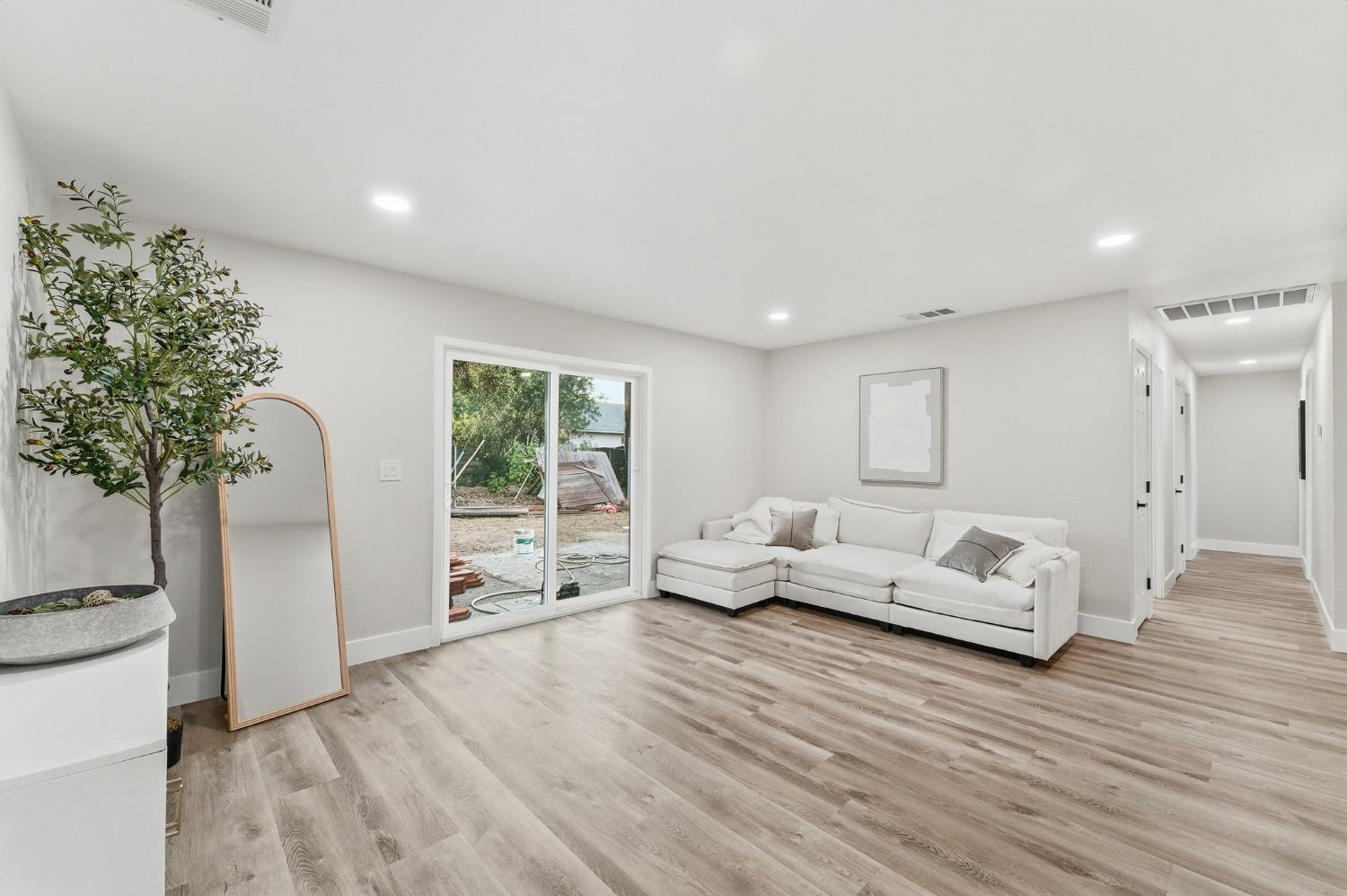 1117 Whitman Way, Modesto, CA 95351