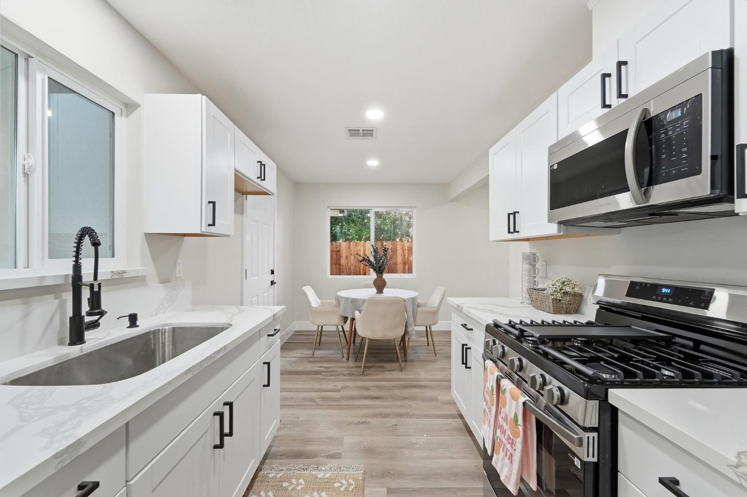 1117 Whitman Way, Modesto, CA 95351