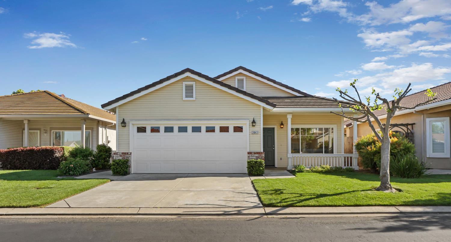 2042 Spring Blossom Ln, Turlock, CA 95382