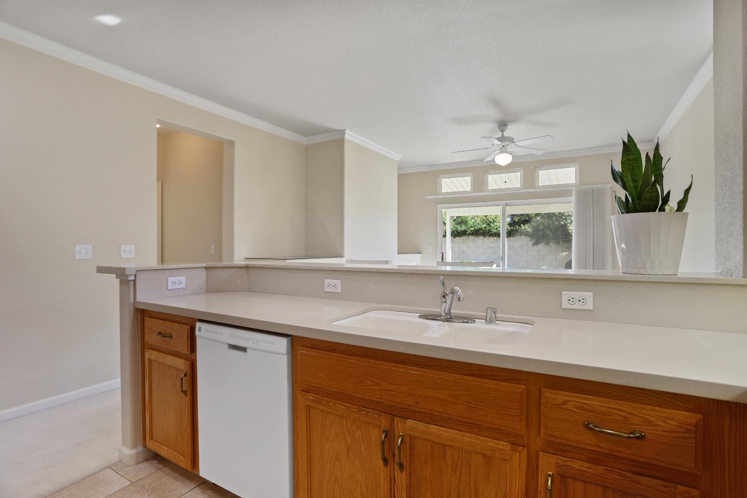 2042 Spring Blossom Ln, Turlock, CA 95382