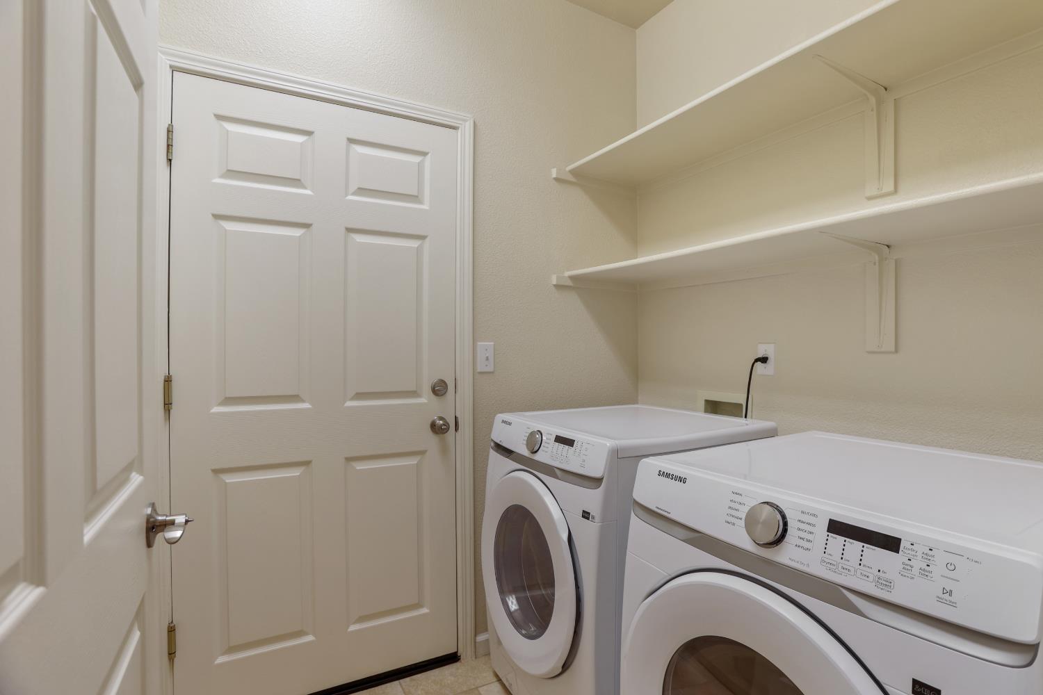 2042 Spring Blossom Ln, Turlock, CA 95382