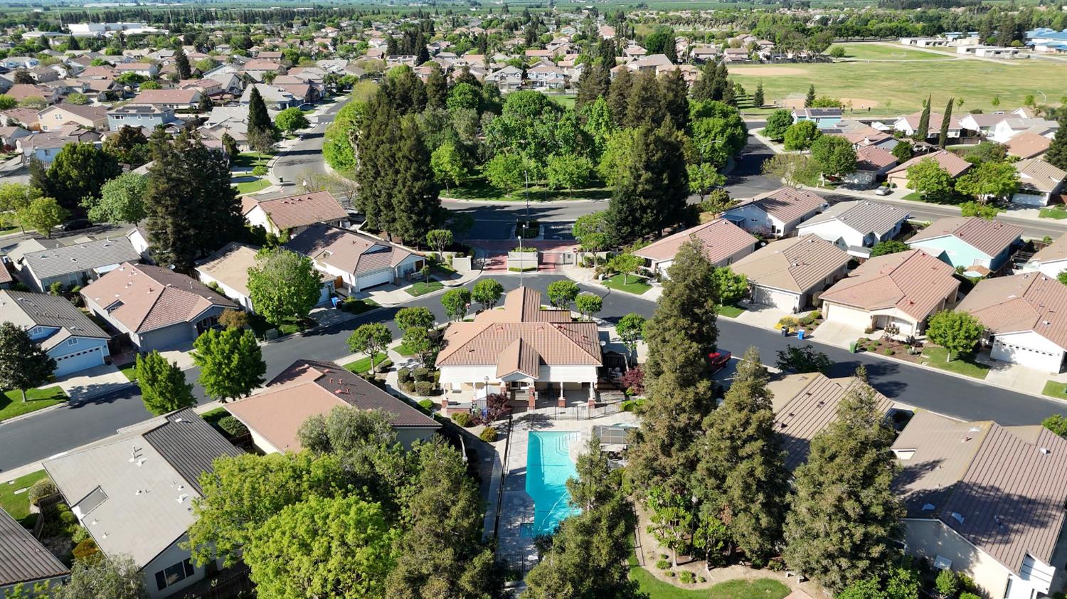 2042 Spring Blossom Ln, Turlock, CA 95382