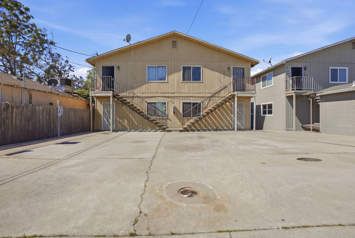 230 N 4th Ave, Oakdale, CA 95361