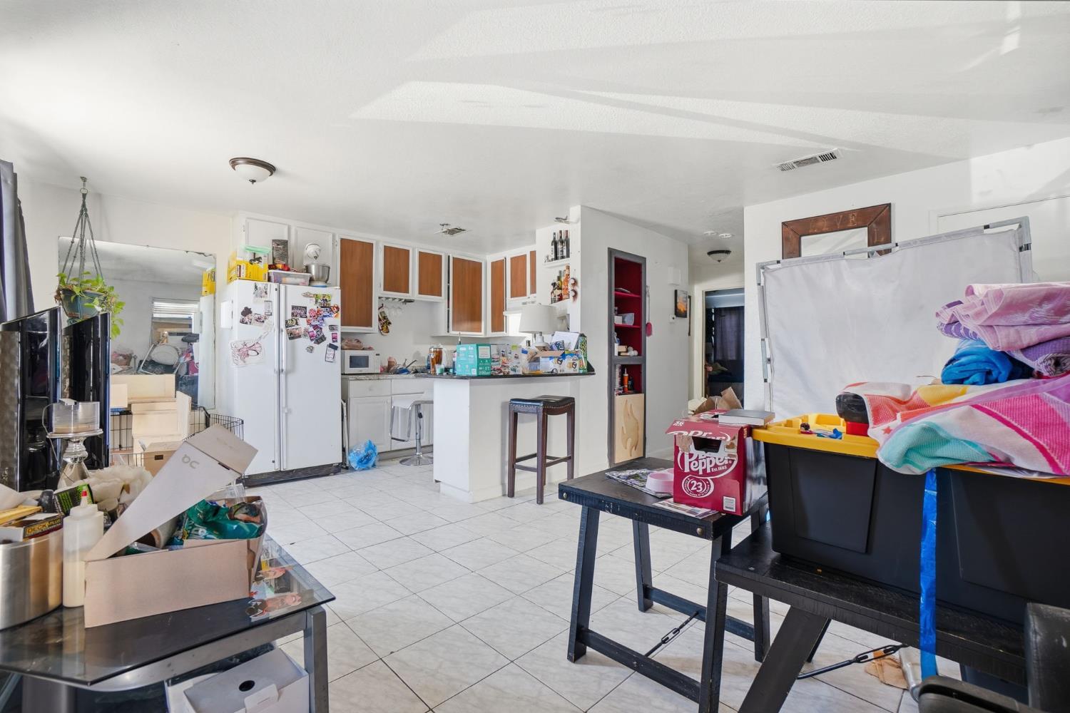 230 N 4th Ave, Oakdale, CA 95361