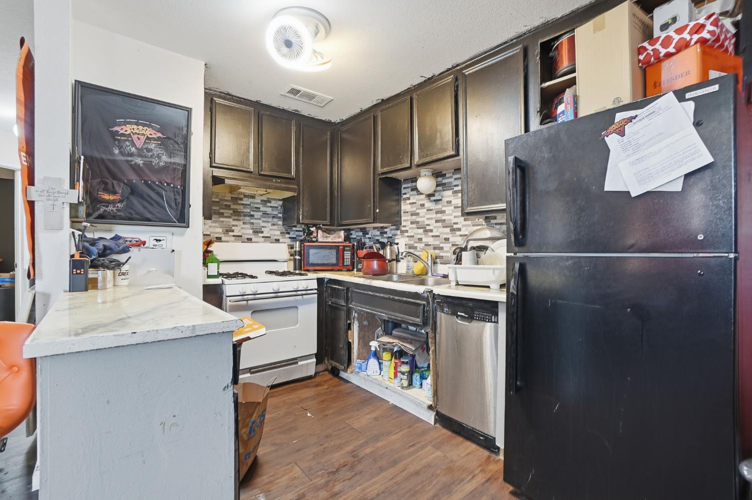 230 N 4th Ave, Oakdale, CA 95361