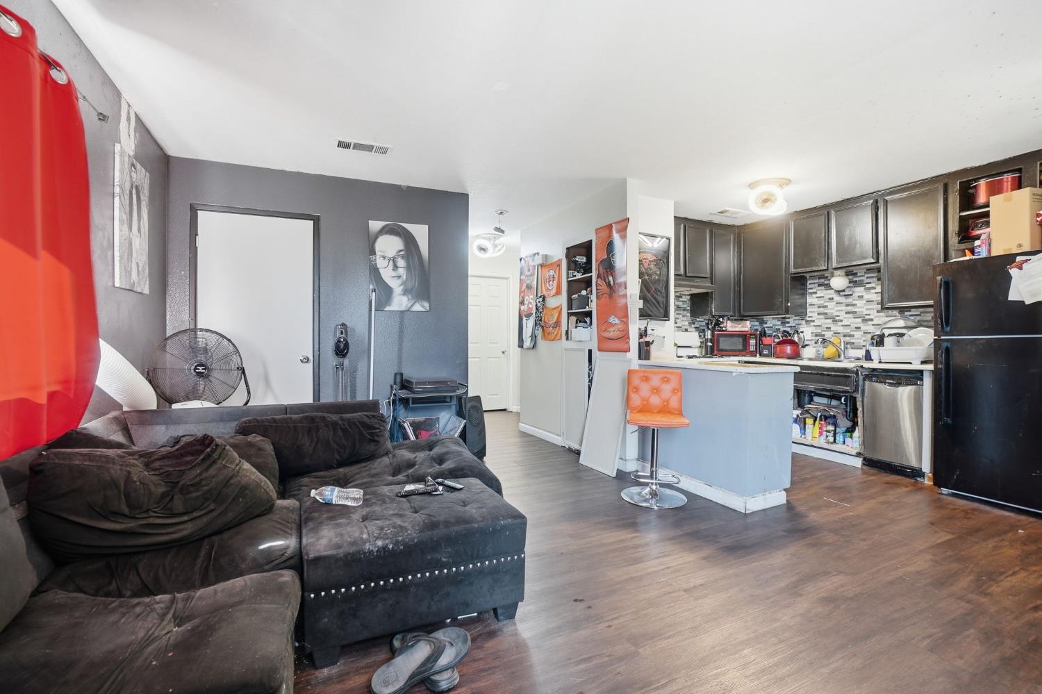 230 N 4th Ave, Oakdale, CA 95361