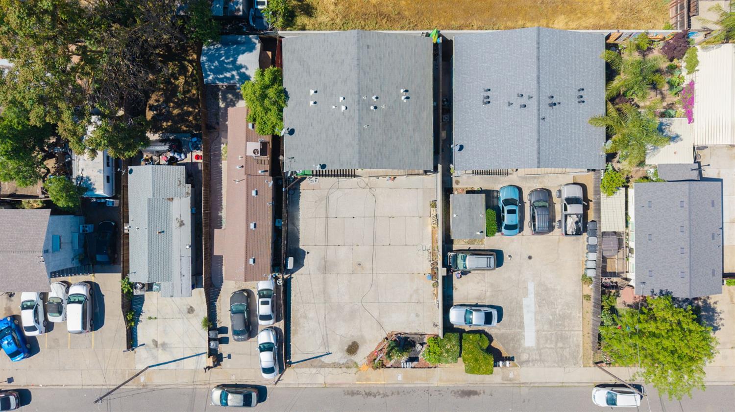 230 N 4th Ave, Oakdale, CA 95361