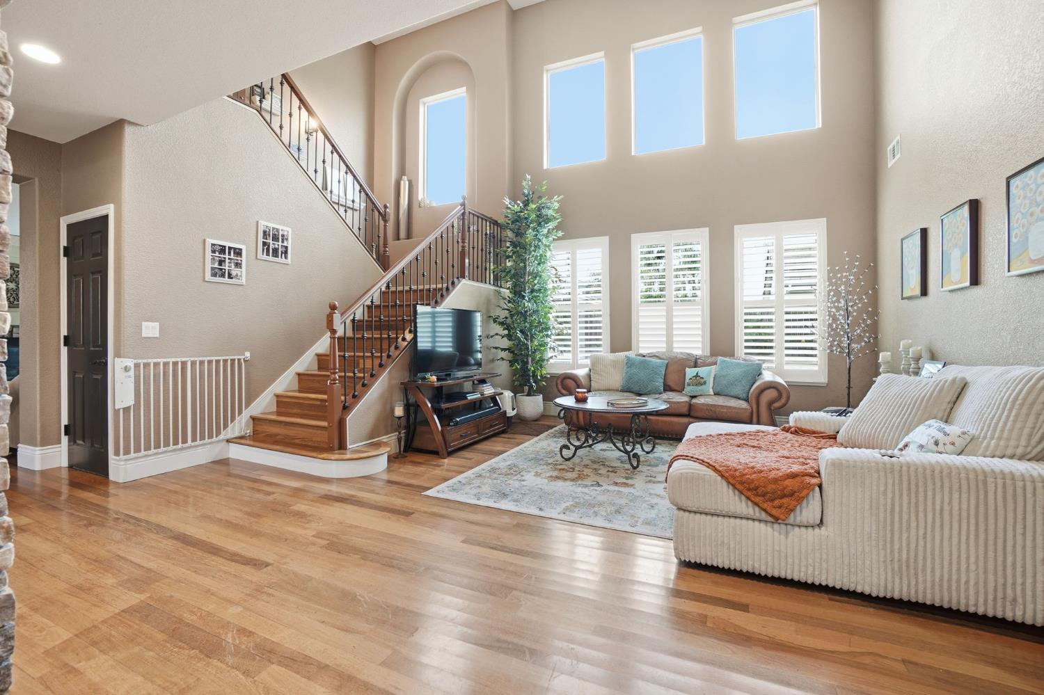 2618 Corral Way, Riverbank, CA 95367