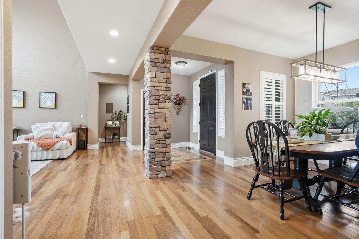 2618 Corral Way, Riverbank, CA 95367