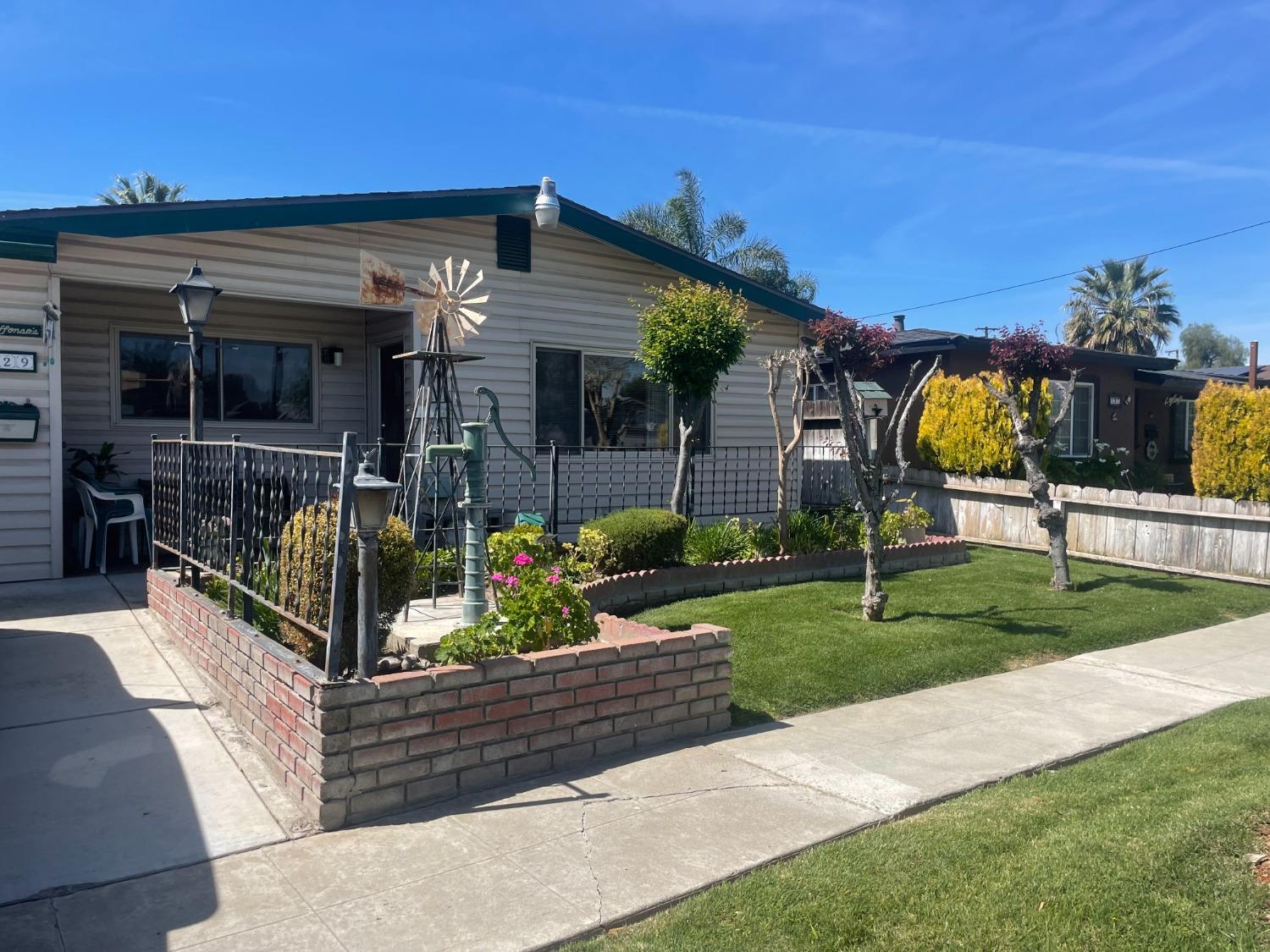 229 E St, Los Banos, CA 93635