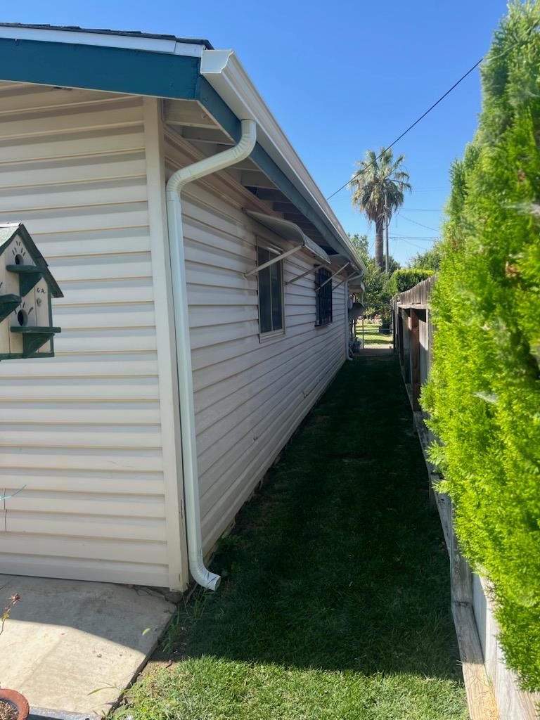 229 E St, Los Banos, CA 93635