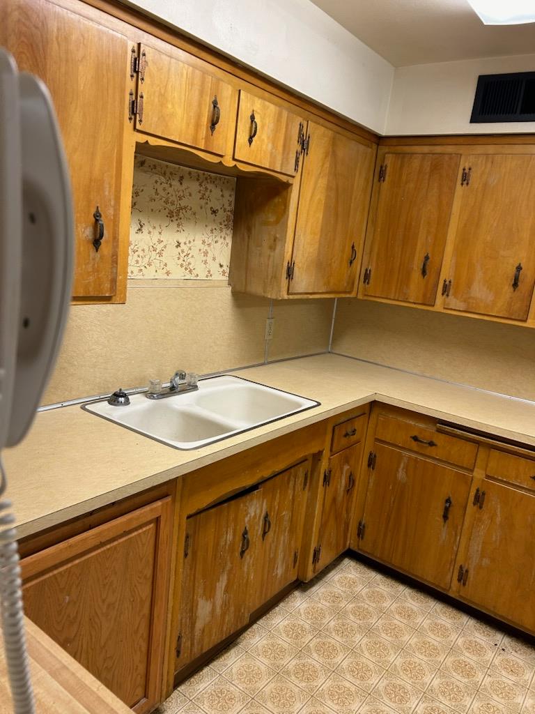 229 E St, Los Banos, CA 93635