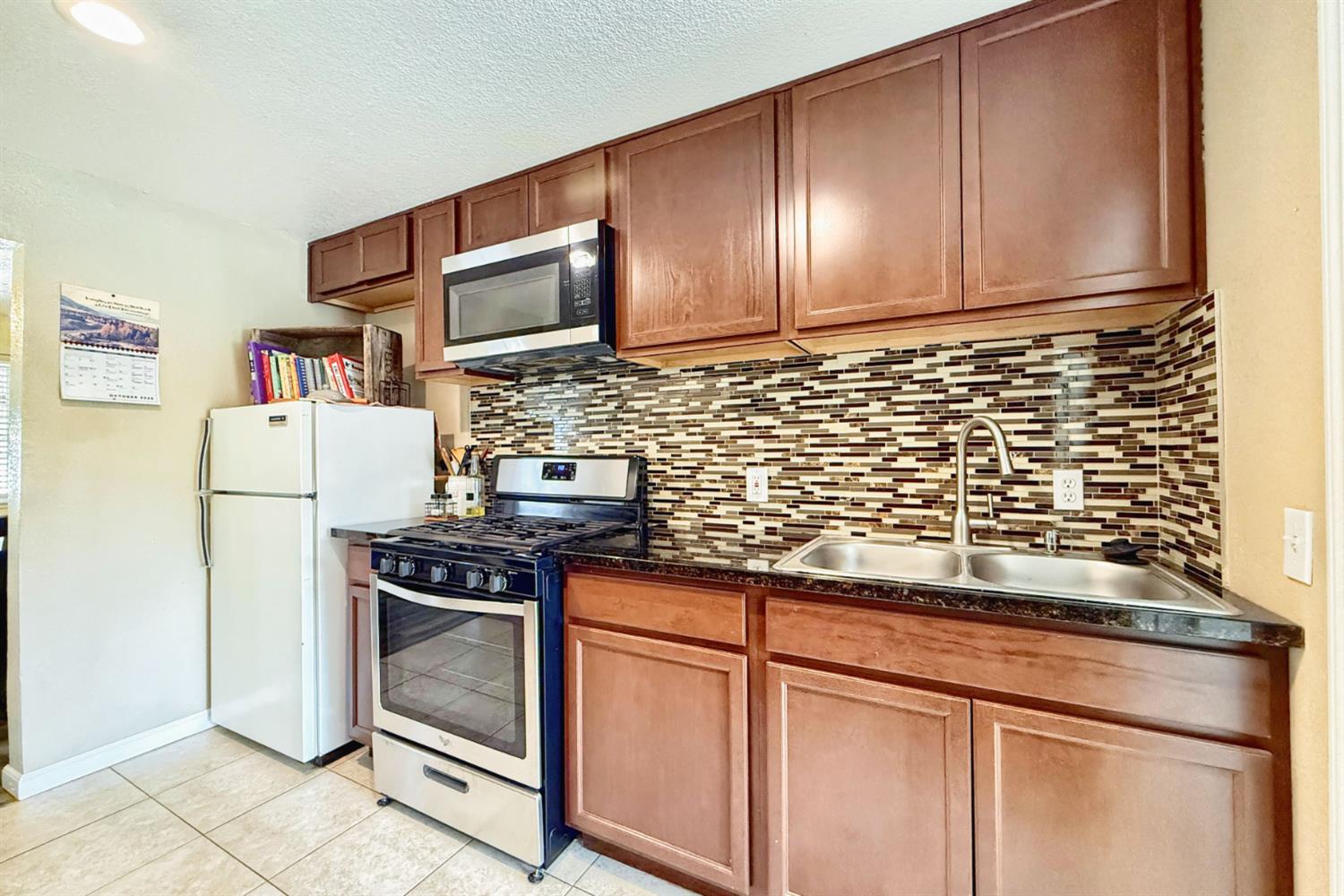 2638 Valley Dr, Atwater, CA 95301