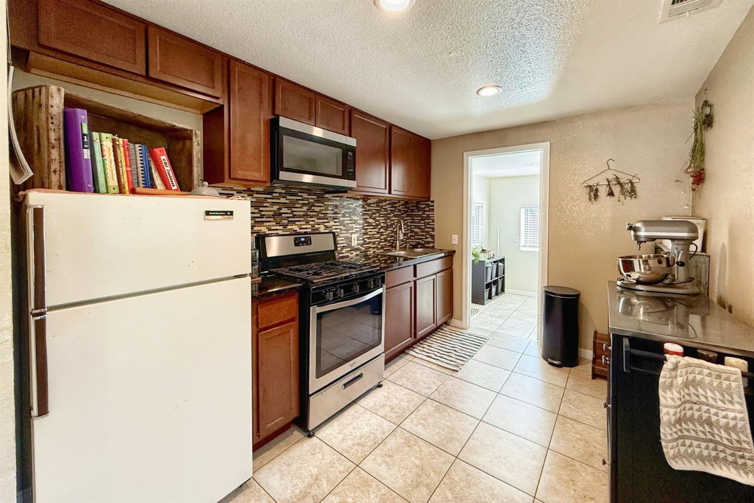 2638 Valley Dr, Atwater, CA 95301