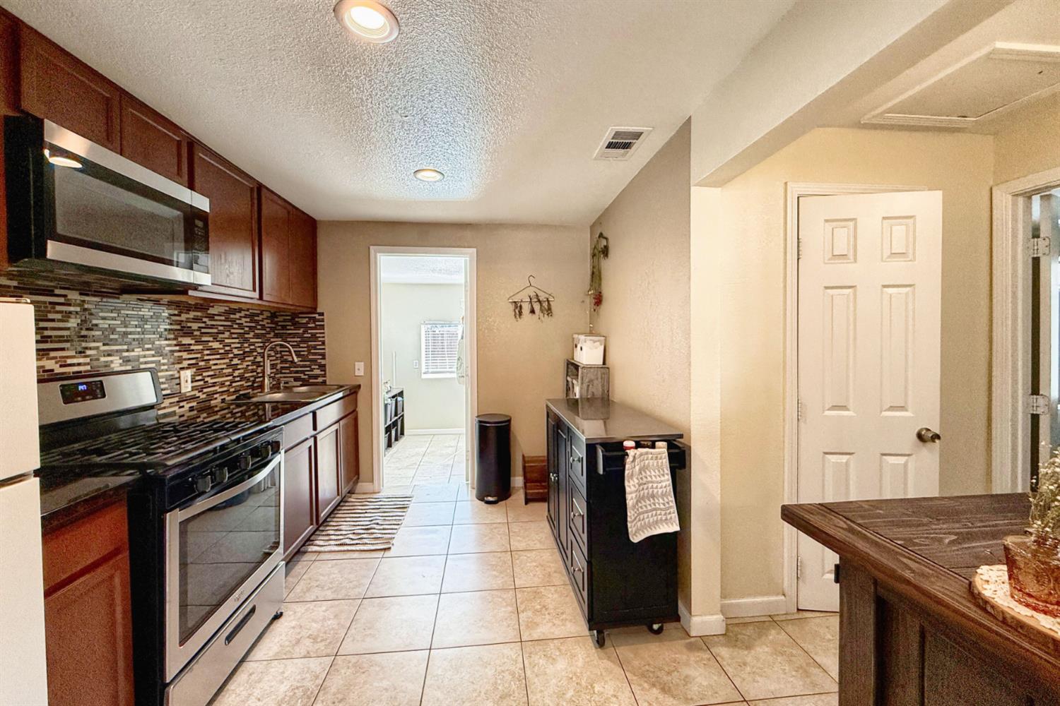 2638 Valley Dr, Atwater, CA 95301