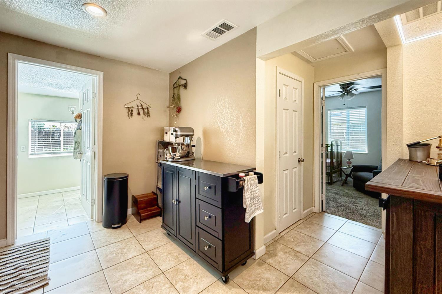 2638 Valley Dr, Atwater, CA 95301