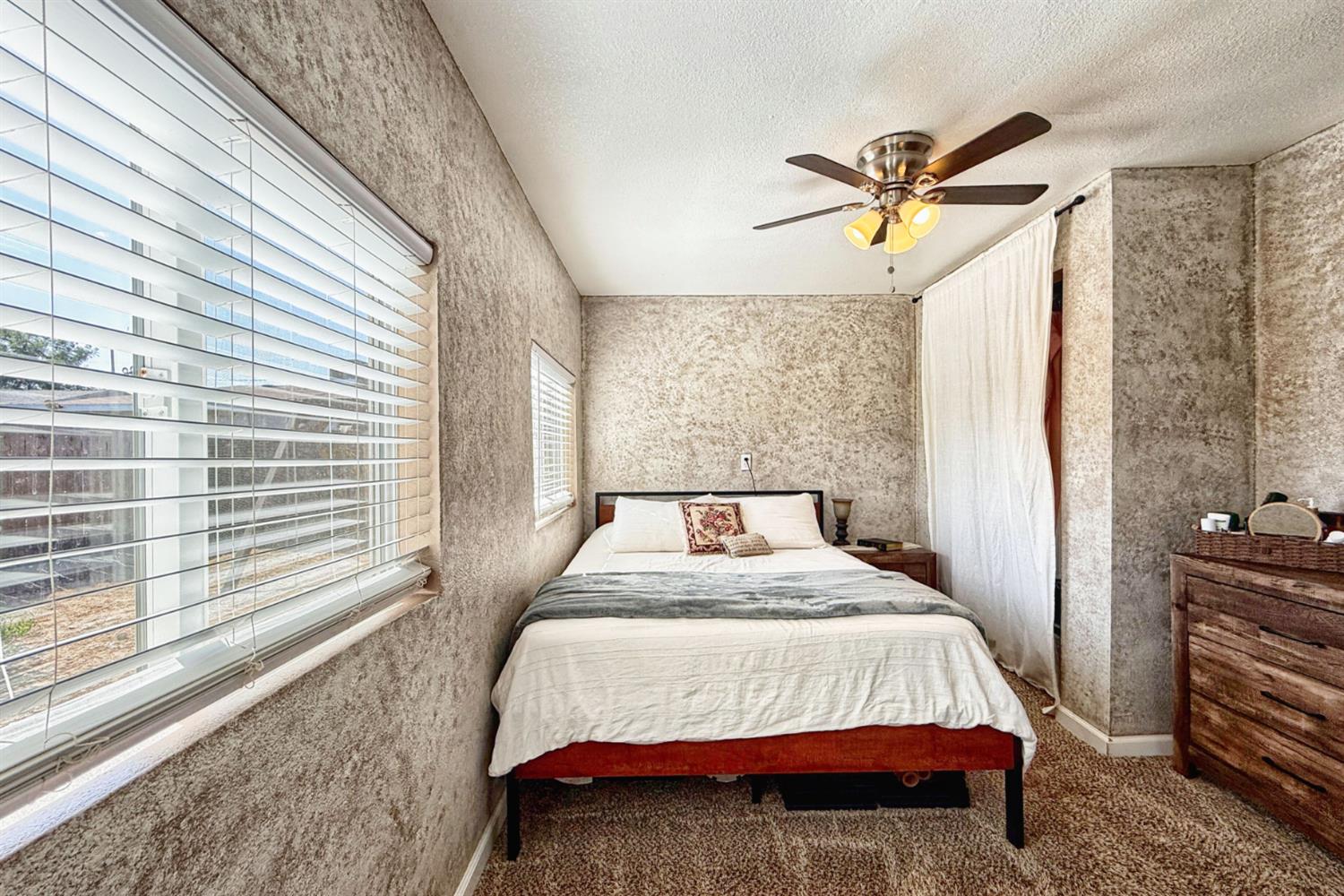 2638 Valley Dr, Atwater, CA 95301