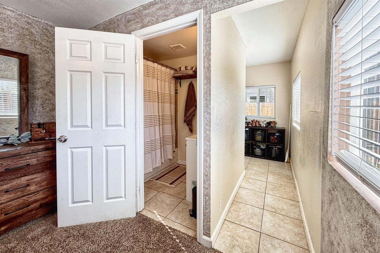 2638 Valley Dr, Atwater, CA 95301