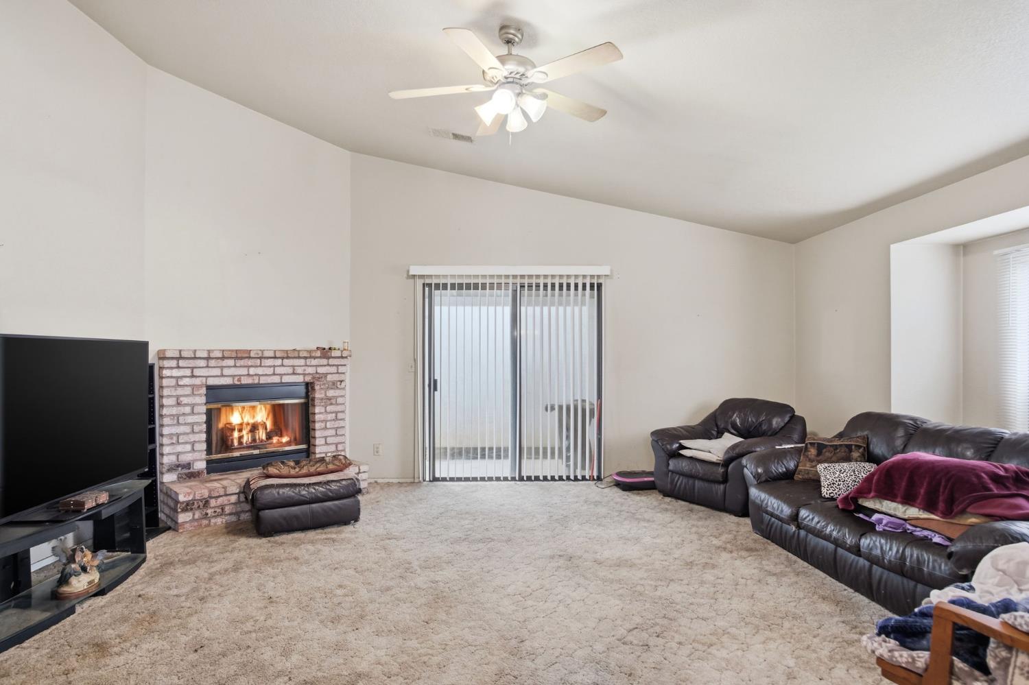 1260 Windsor Ct, Turlock, CA 95380