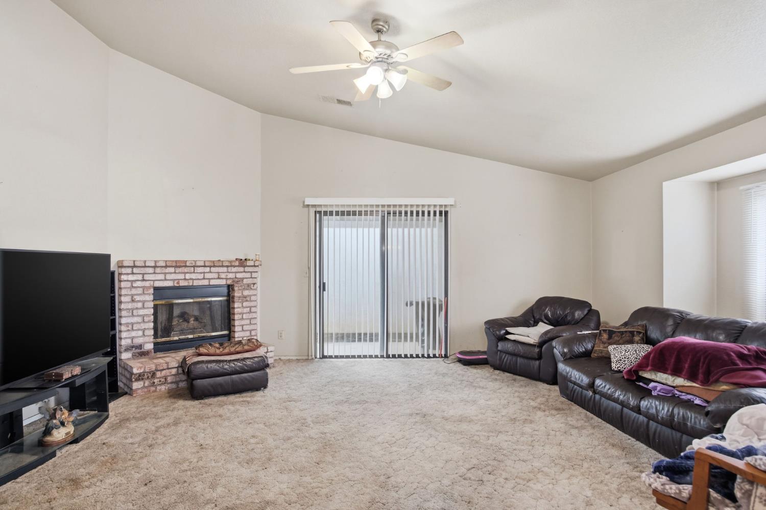 1260 Windsor Ct, Turlock, CA 95380