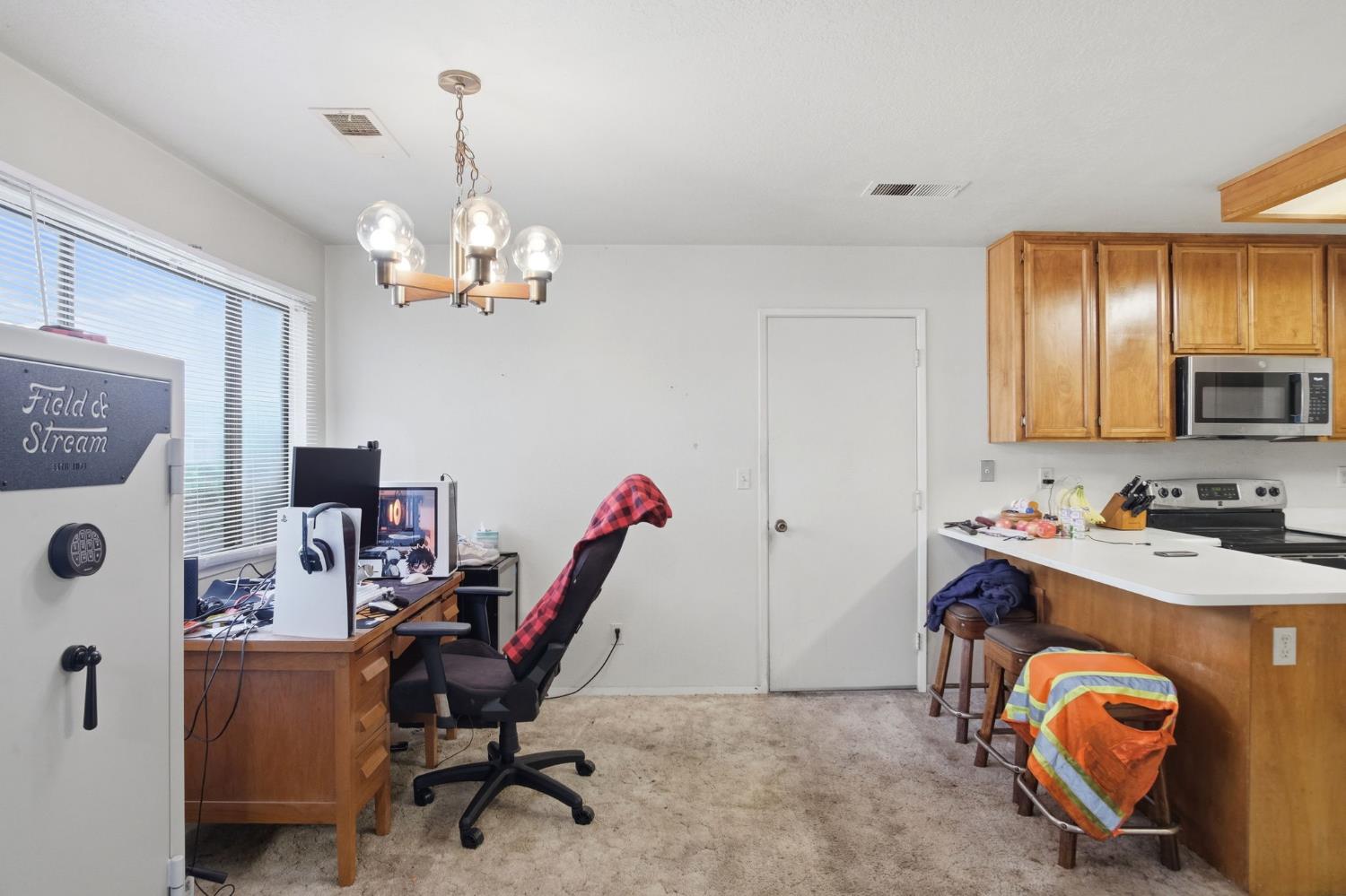 1260 Windsor Ct, Turlock, CA 95380