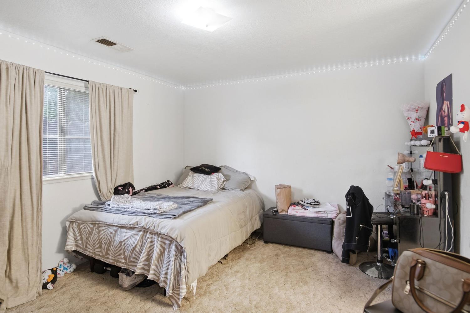 1260 Windsor Ct, Turlock, CA 95380