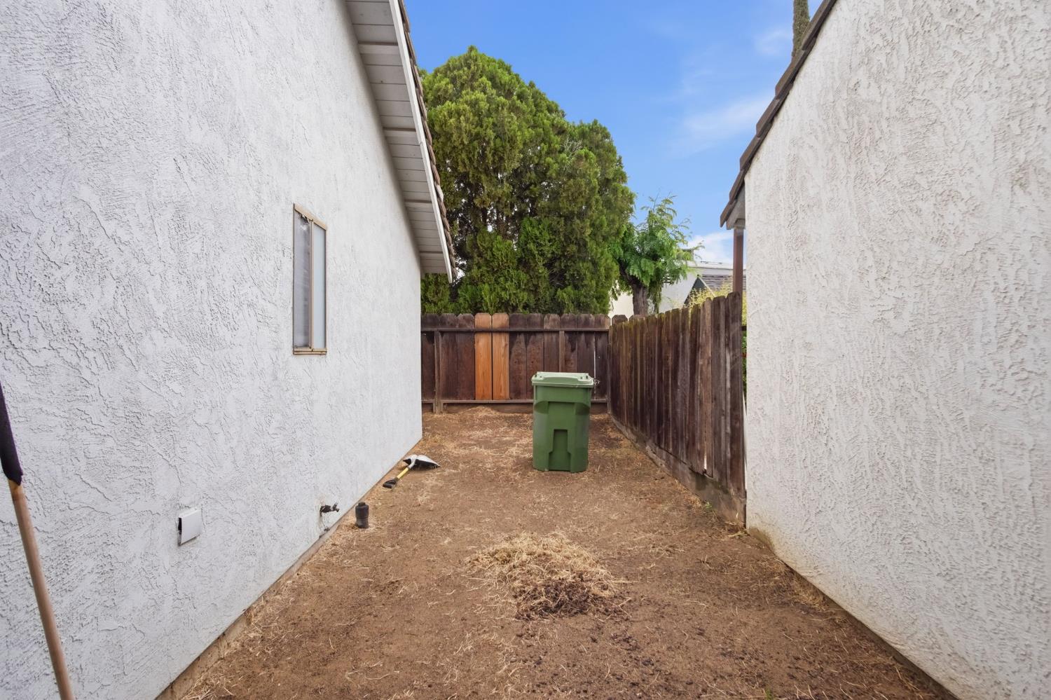 1260 Windsor Ct, Turlock, CA 95380