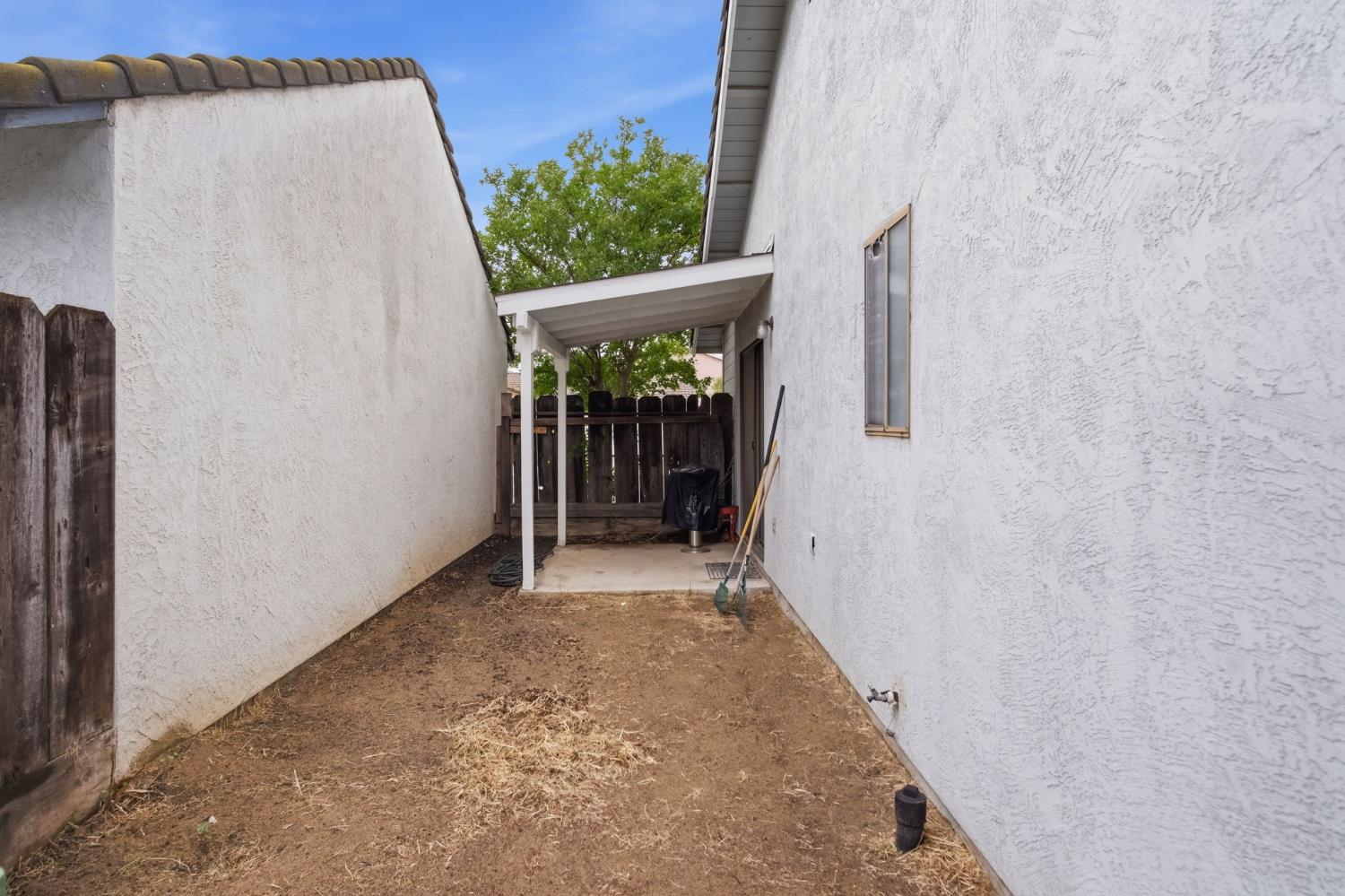 1260 Windsor Ct, Turlock, CA 95380