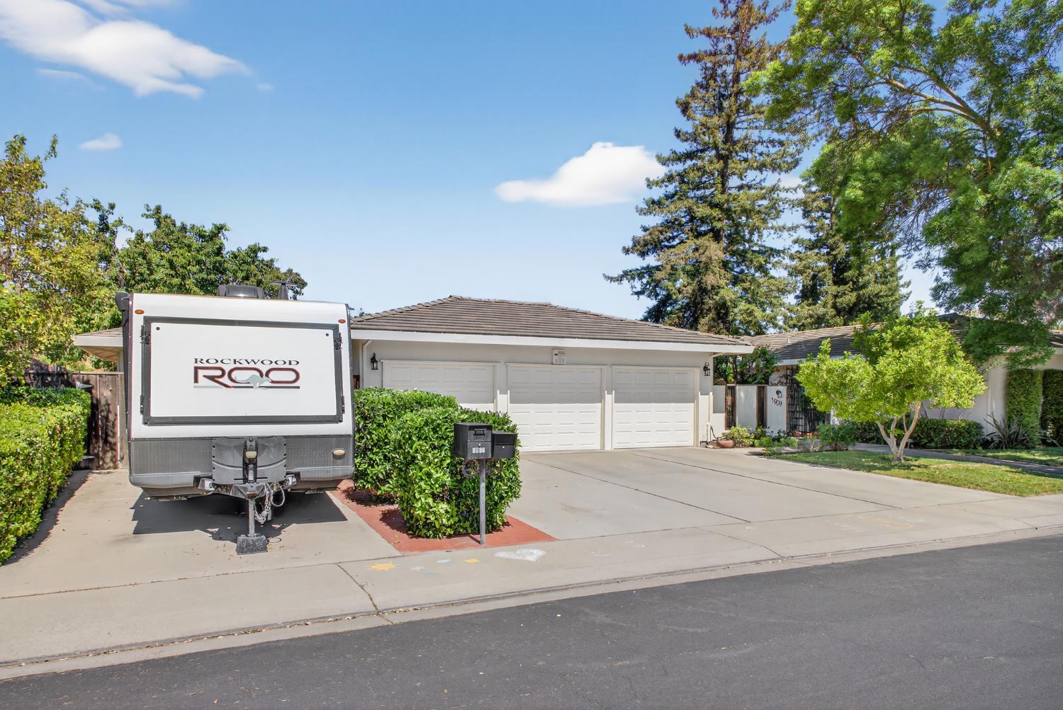 1909 Chelwood Way, Modesto, CA 95355