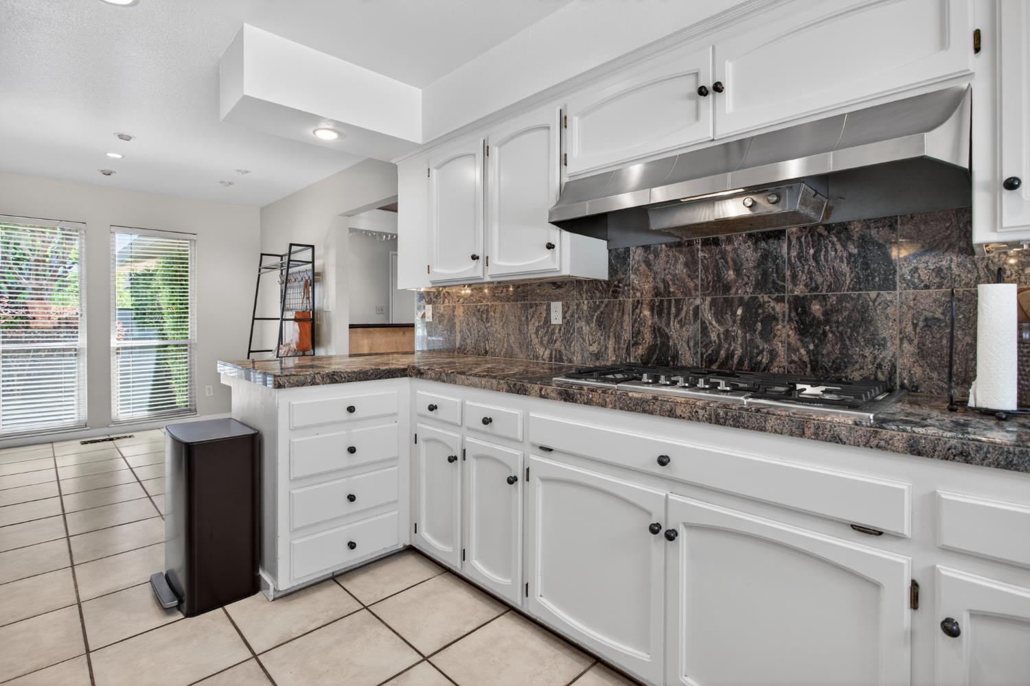 1909 Chelwood Way, Modesto, CA 95355