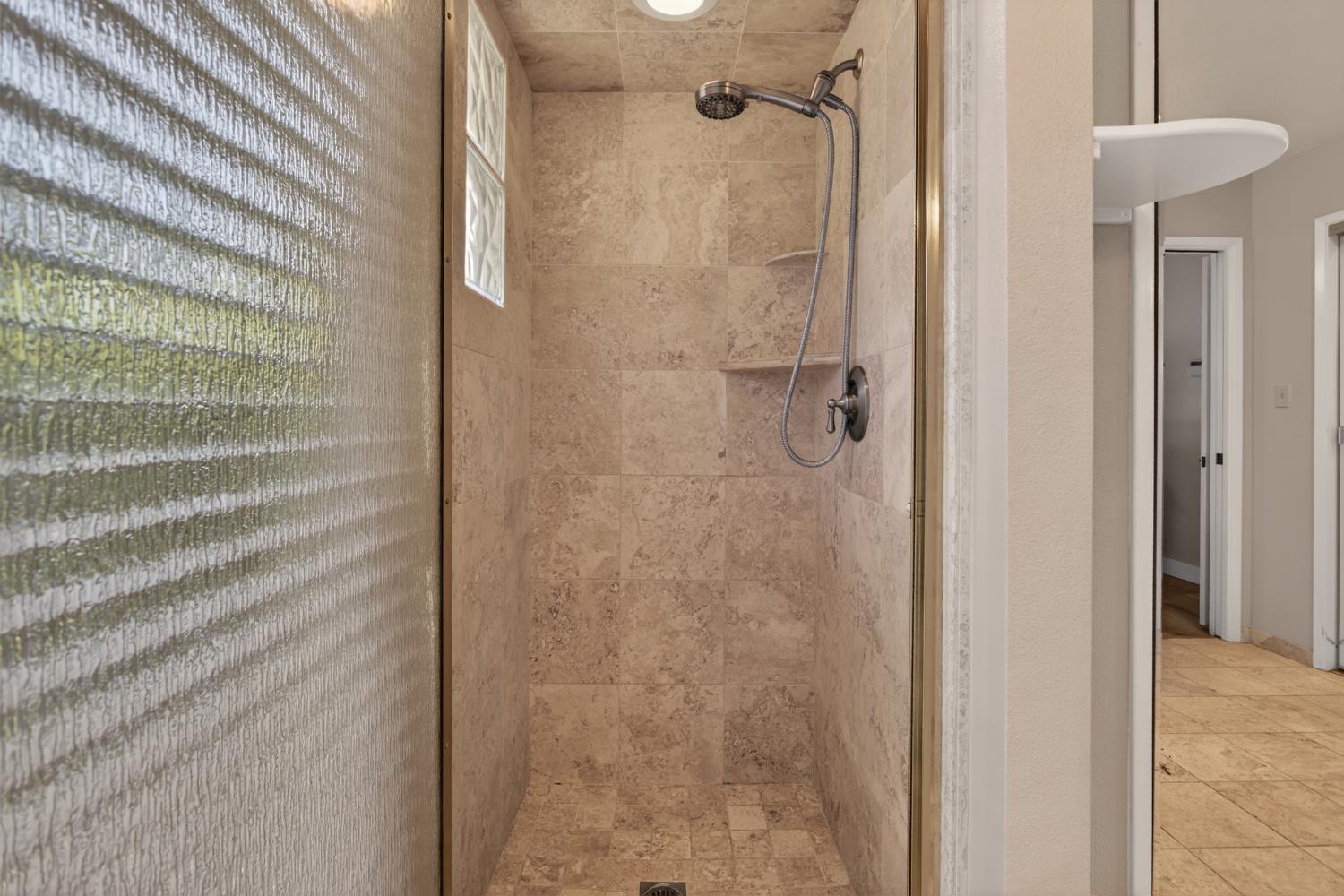 1909 Chelwood Way, Modesto, CA 95355