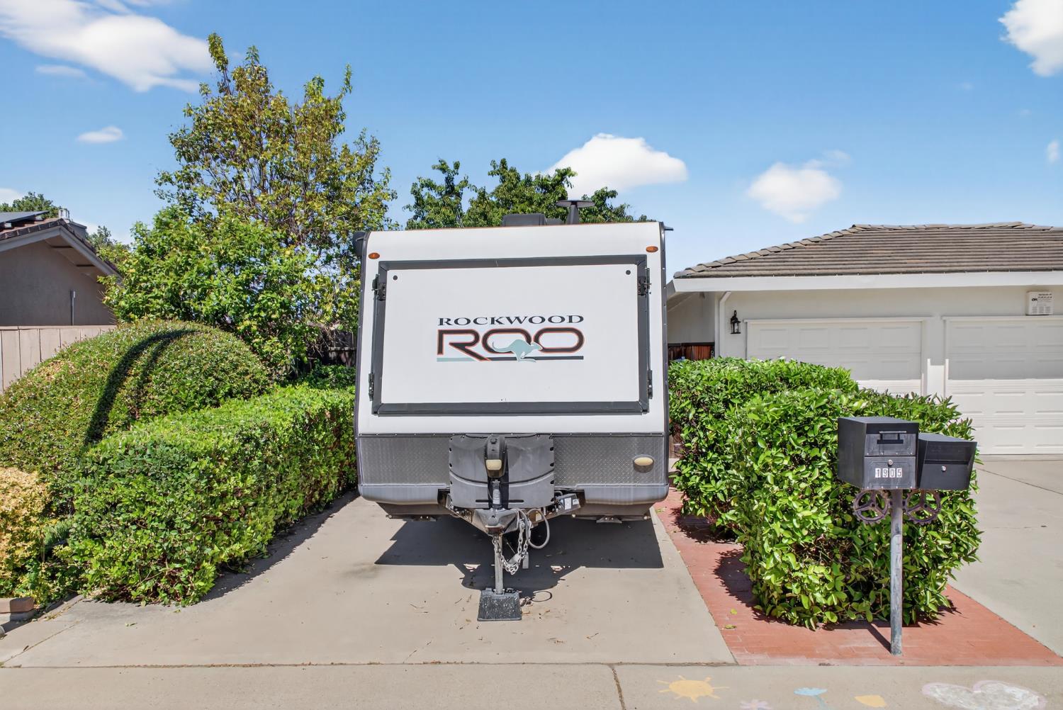 1909 Chelwood Way, Modesto, CA 95355