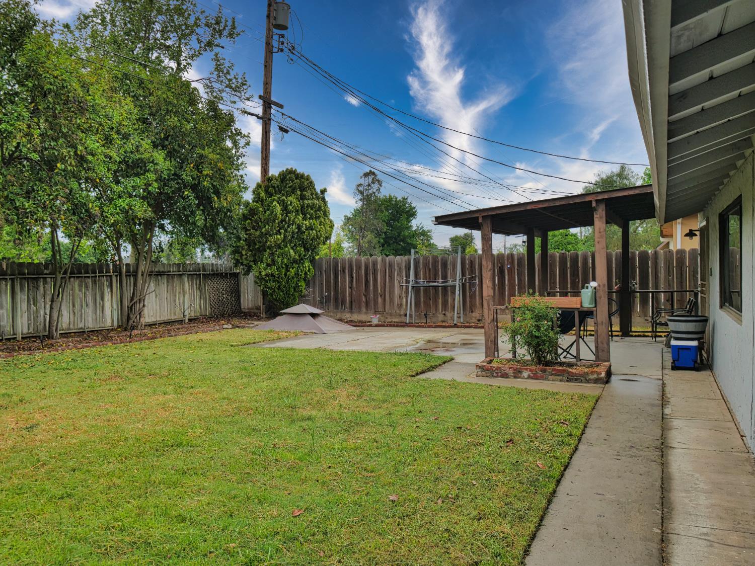 1037 Tenaya Ct, Manteca, CA 95337