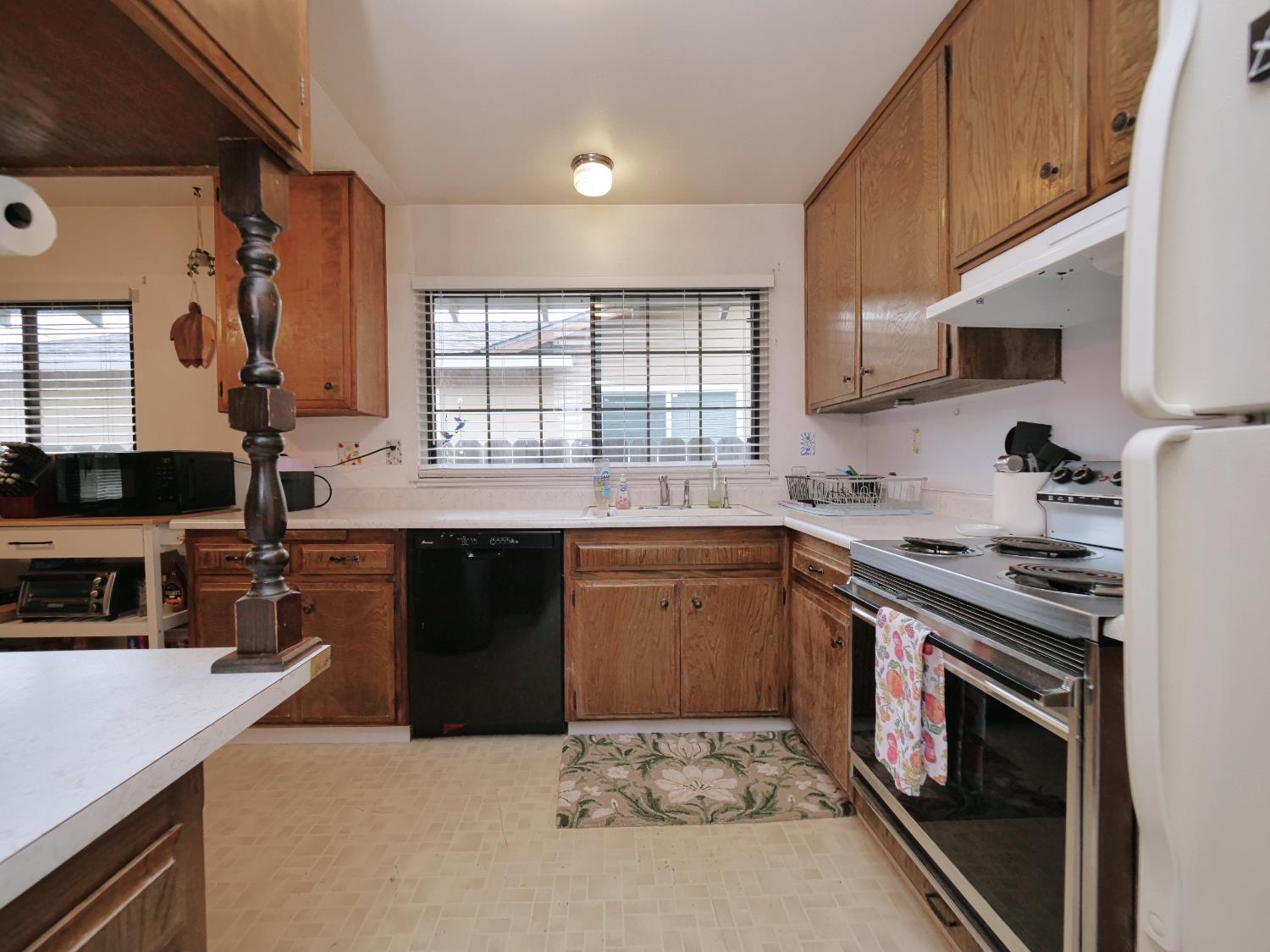 1037 Tenaya Ct, Manteca, CA 95337