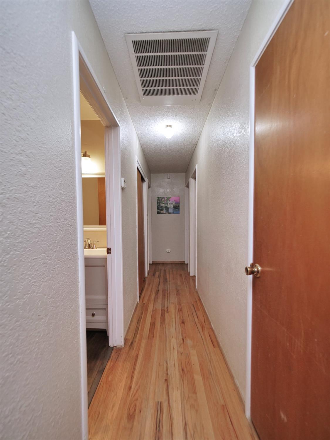 1037 Tenaya Ct, Manteca, CA 95337