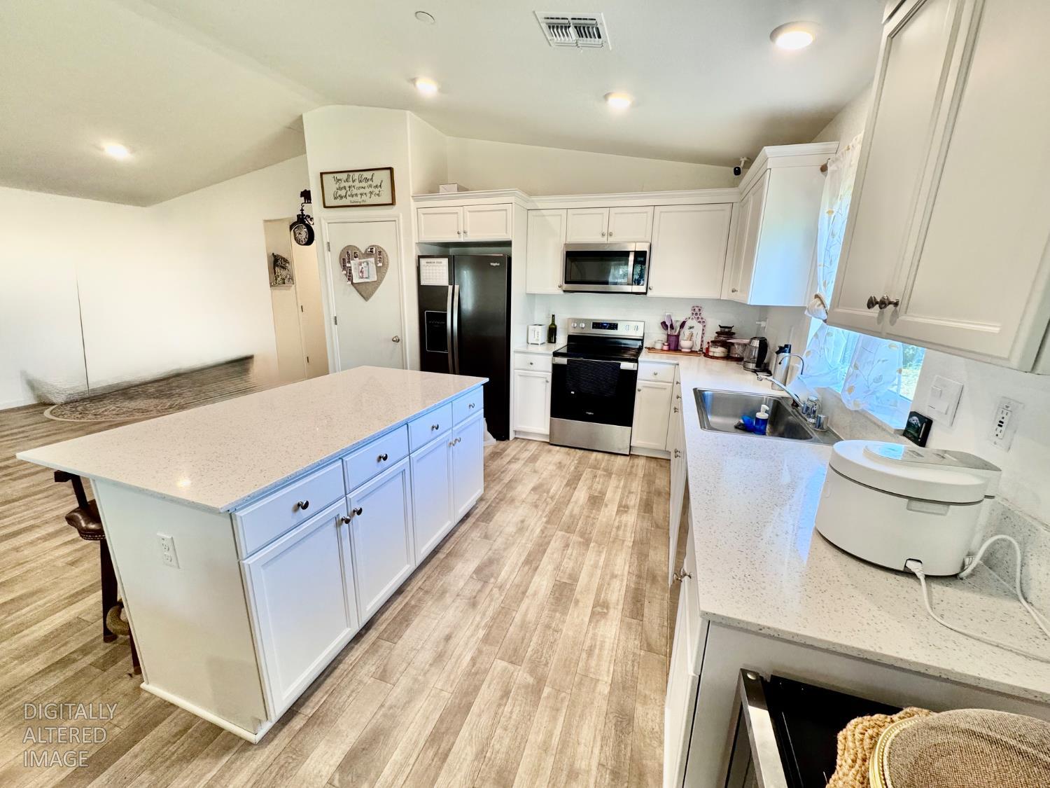 6106 Friendship Ct, Riverbank, CA 95367