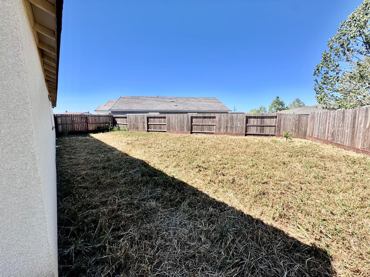 6106 Friendship Ct, Riverbank, CA 95367