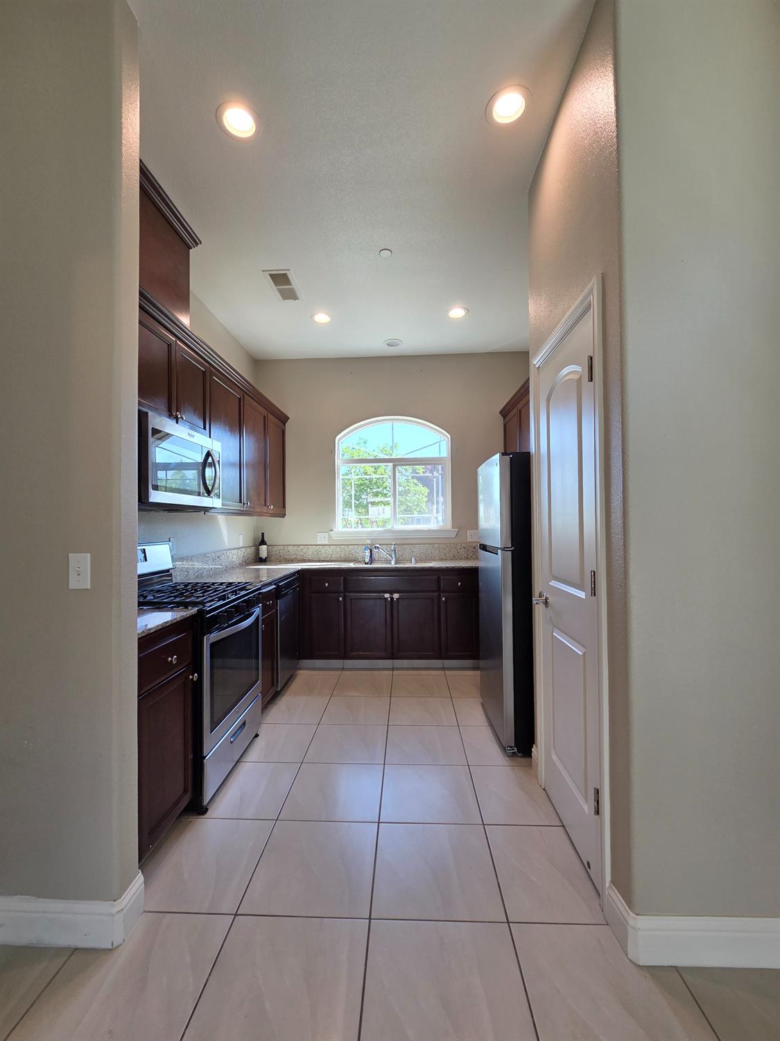 507 Hart Dr, Merced, CA 95348