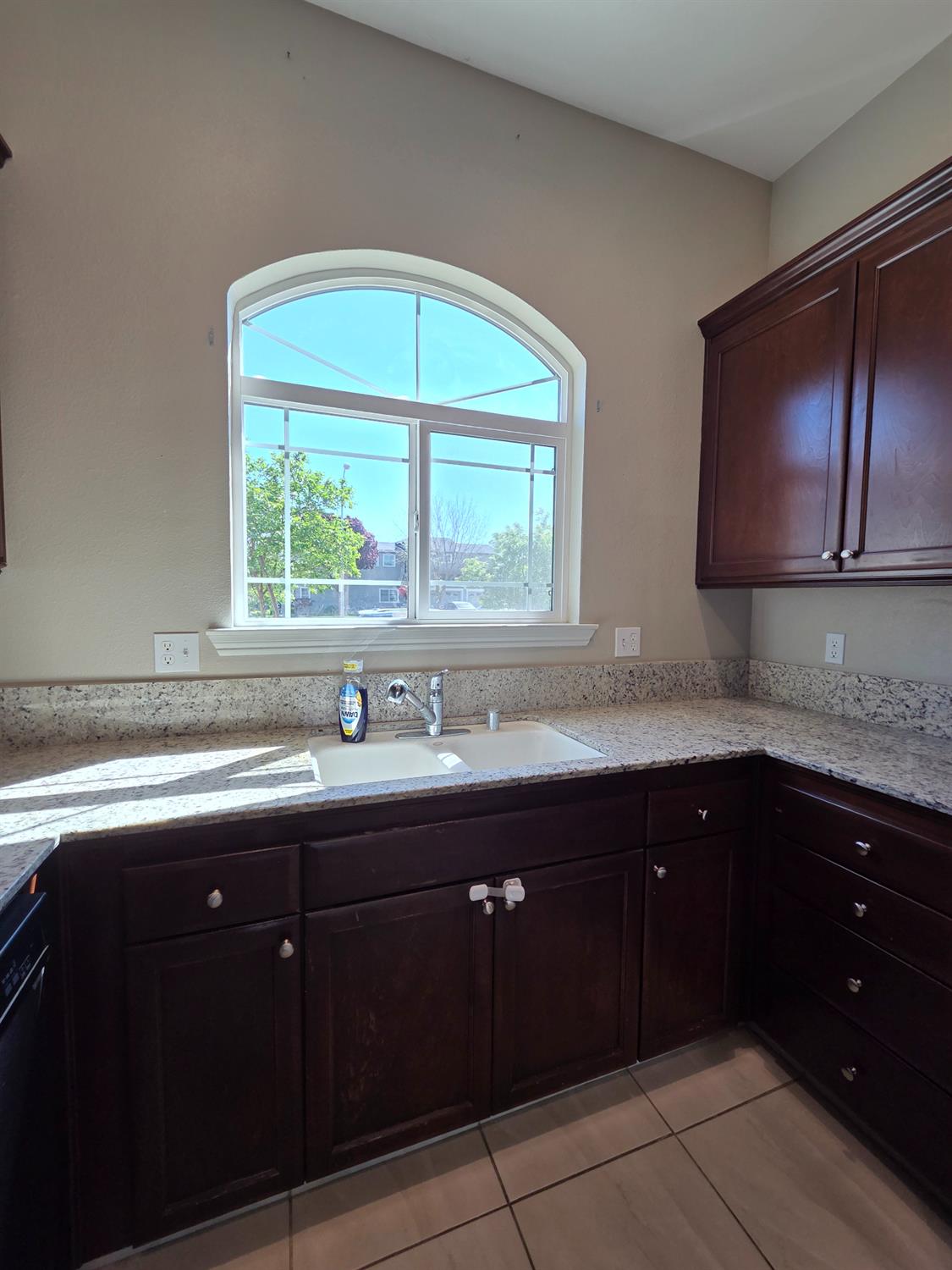 507 Hart Dr, Merced, CA 95348