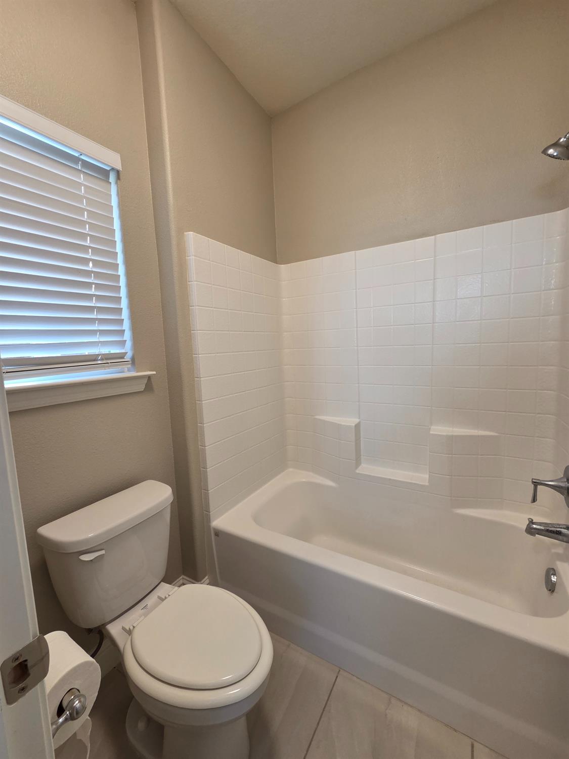 507 Hart Dr, Merced, CA 95348