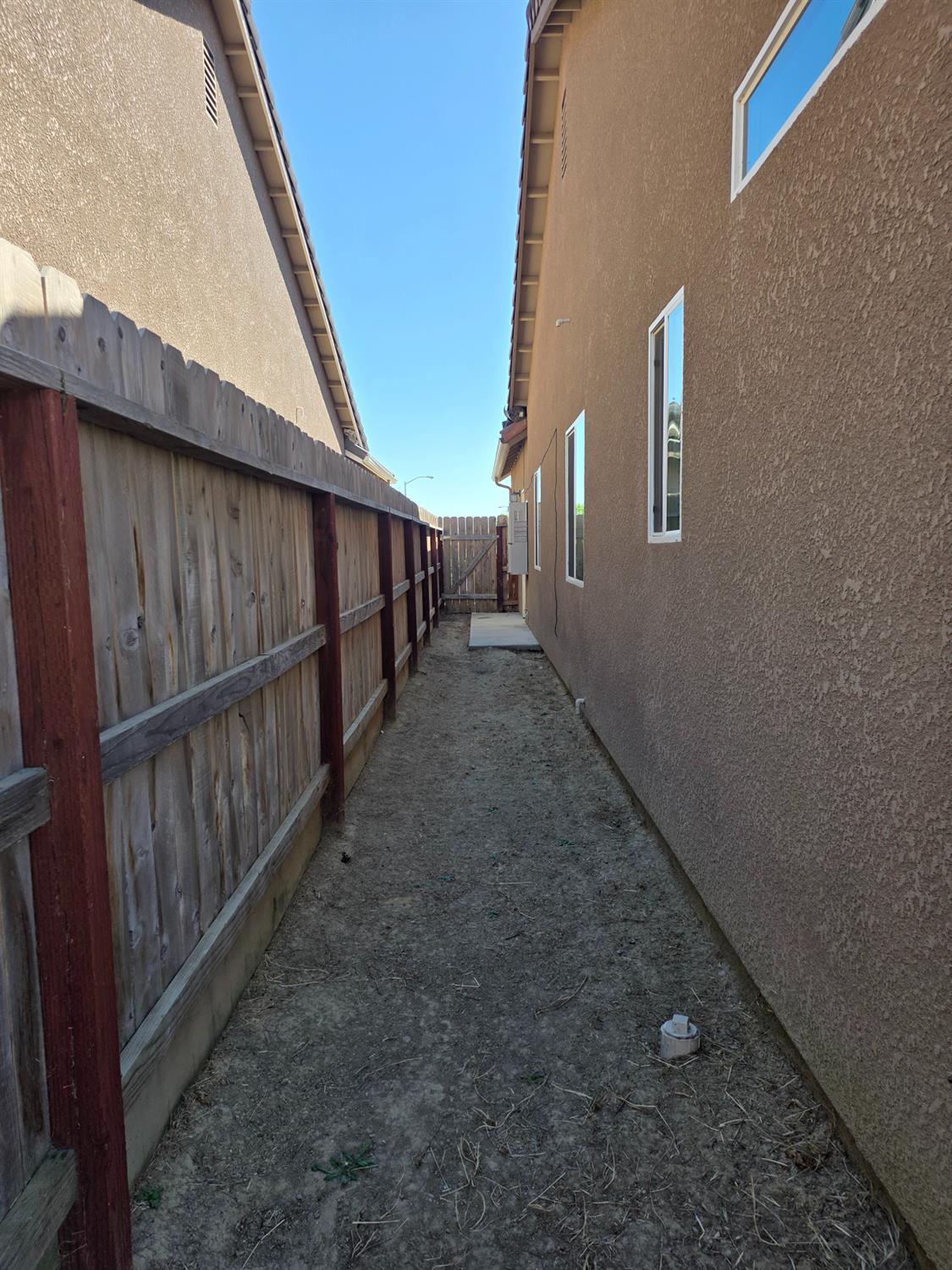 507 Hart Dr, Merced, CA 95348