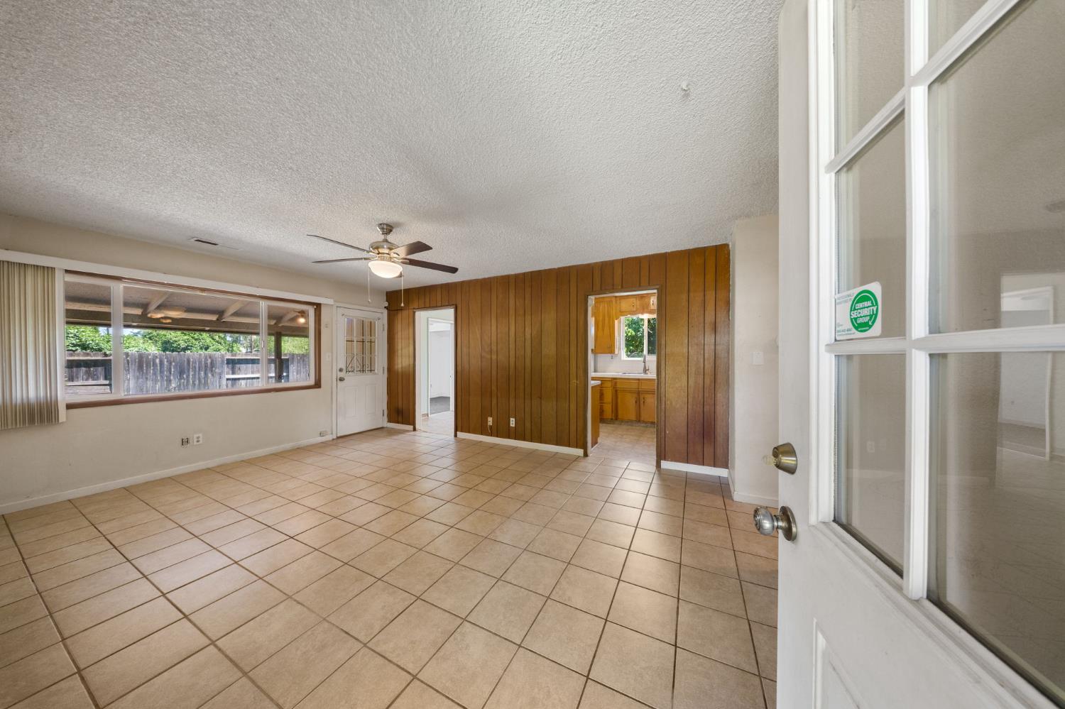 1600 Thorsen Ave, Modesto, CA 95355