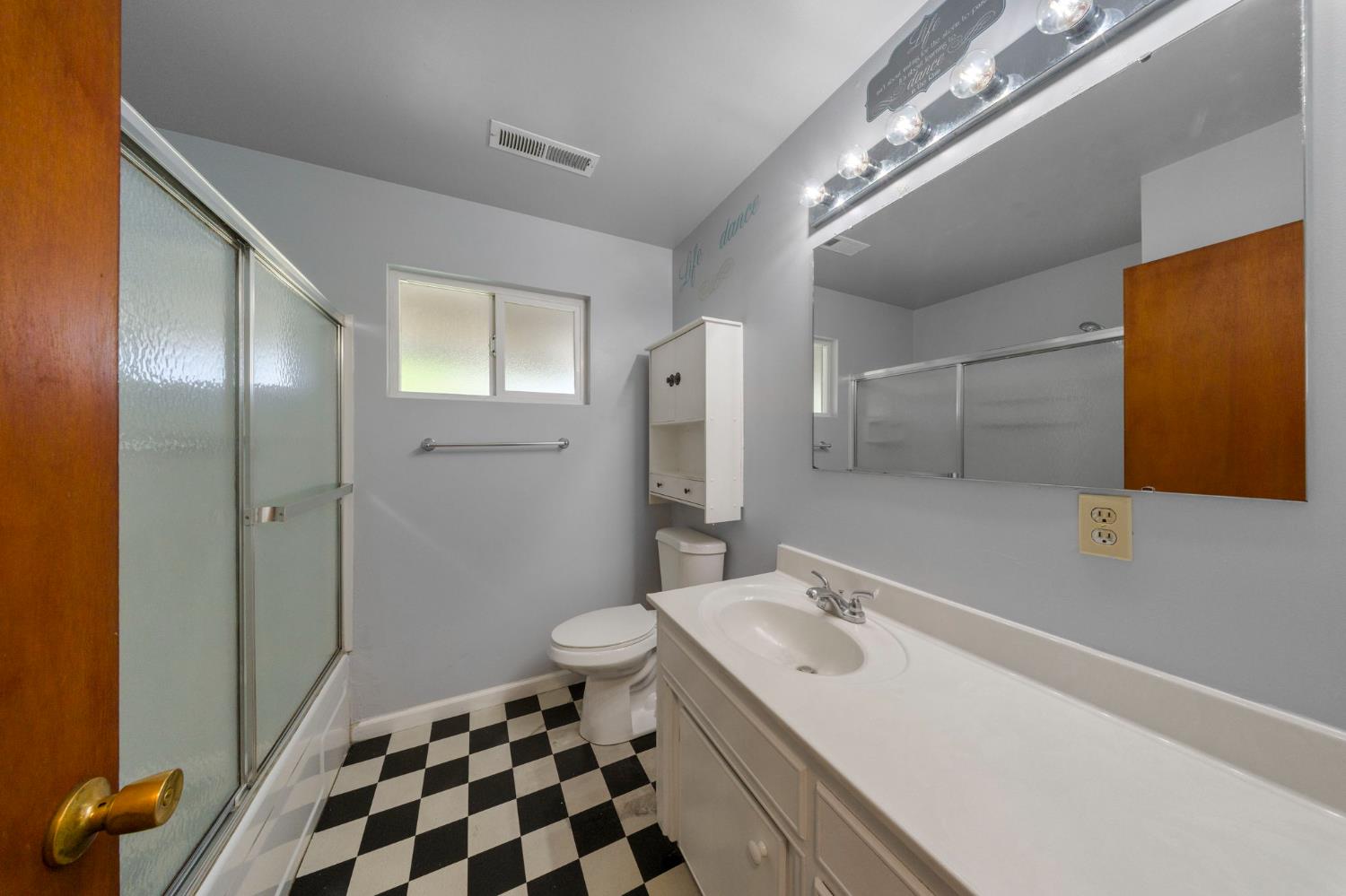 1600 Thorsen Ave, Modesto, CA 95355