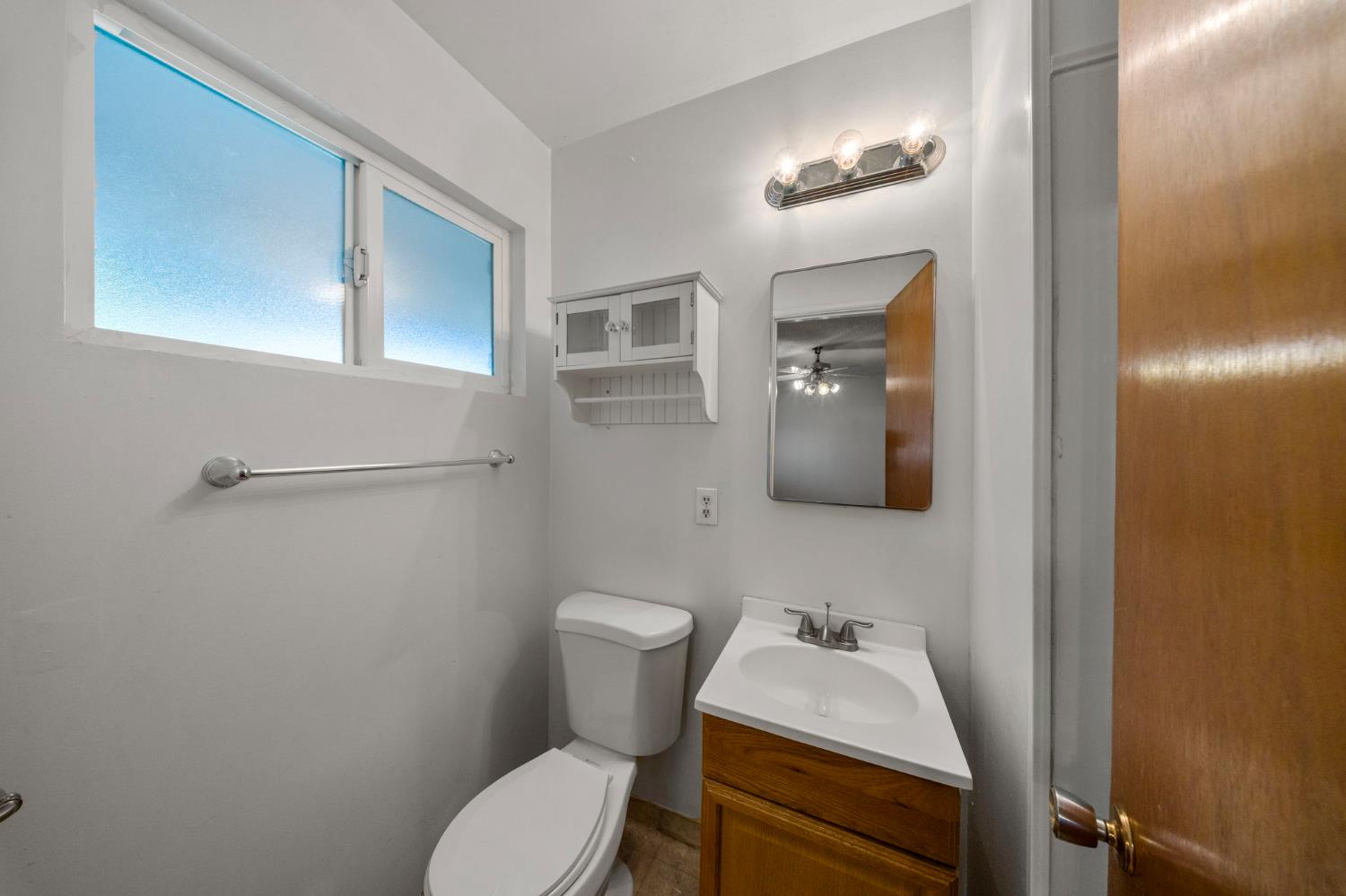 1600 Thorsen Ave, Modesto, CA 95355