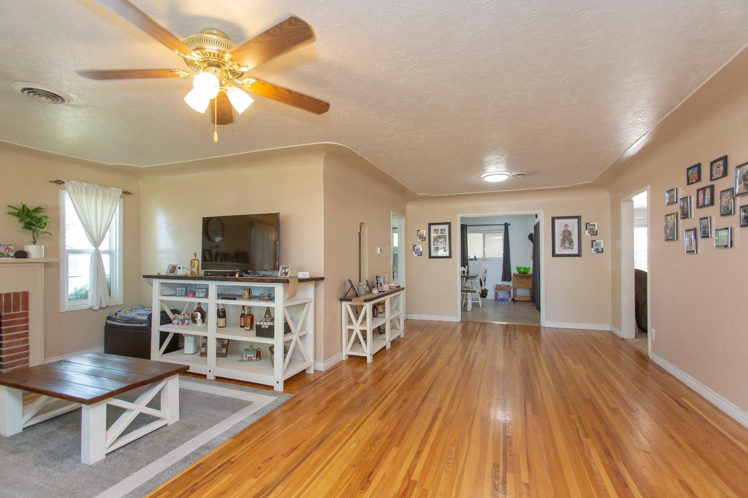 401 Fortuna Ave, Modesto, CA 95354