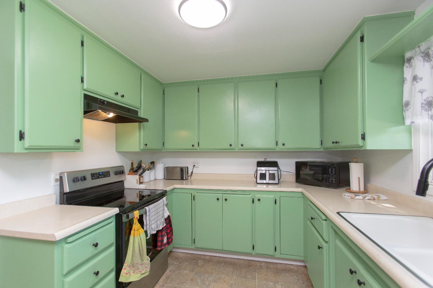 401 Fortuna Ave, Modesto, CA 95354