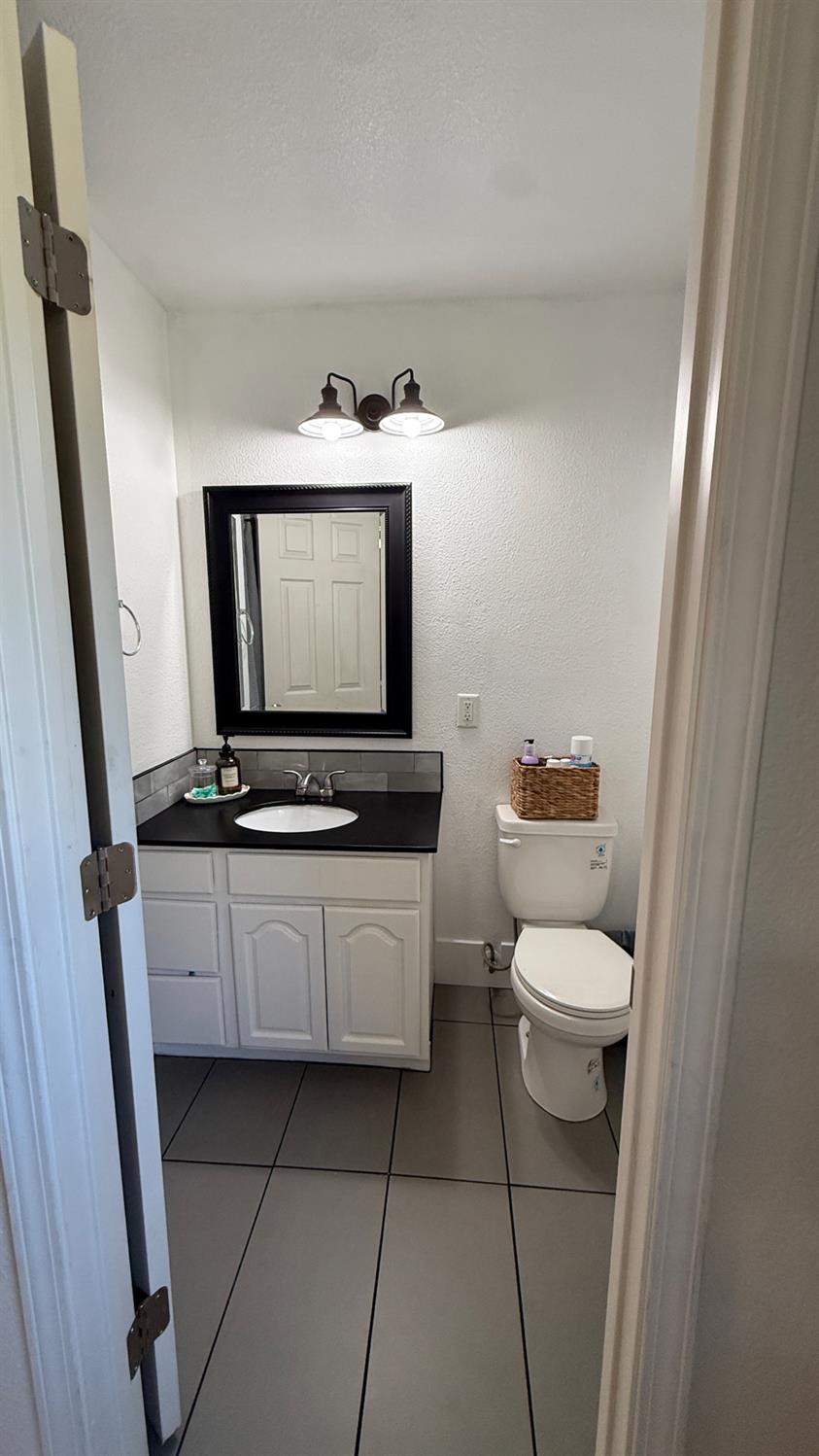 2041 Wally Ct, Modesto, CA 95350