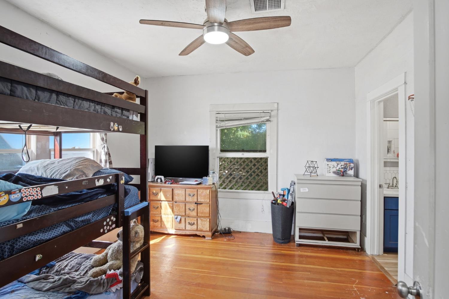 557 Florence St, Turlock, CA 95380